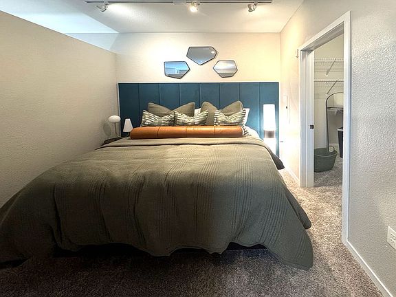 4th image of 2838 Fremont Ave S #108