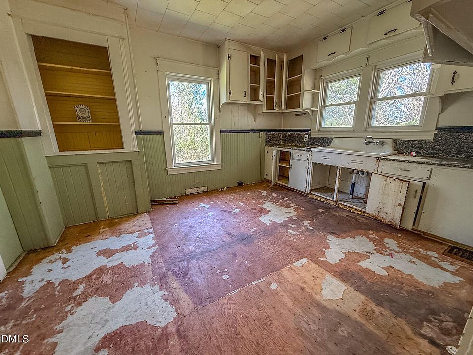 13th image of 1557 Gentry Ridge Rd