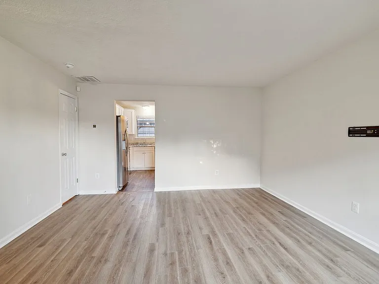 4206 Drake Ct — Photo 8