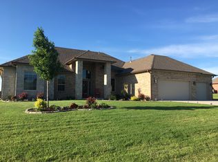4809 Hillcrest Ln, Edmond, OK 73025