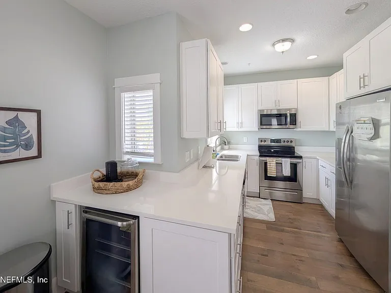 361 Ahern St #15 — Photo 4