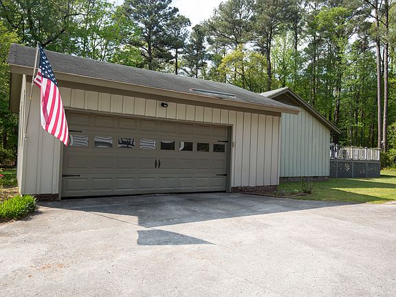 3rd image of 410 Lancelot Dr