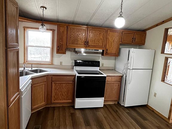 3rd image of 95 Camway Ln
