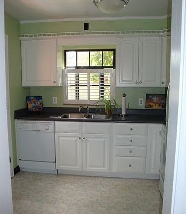 Bright neutral kitchen