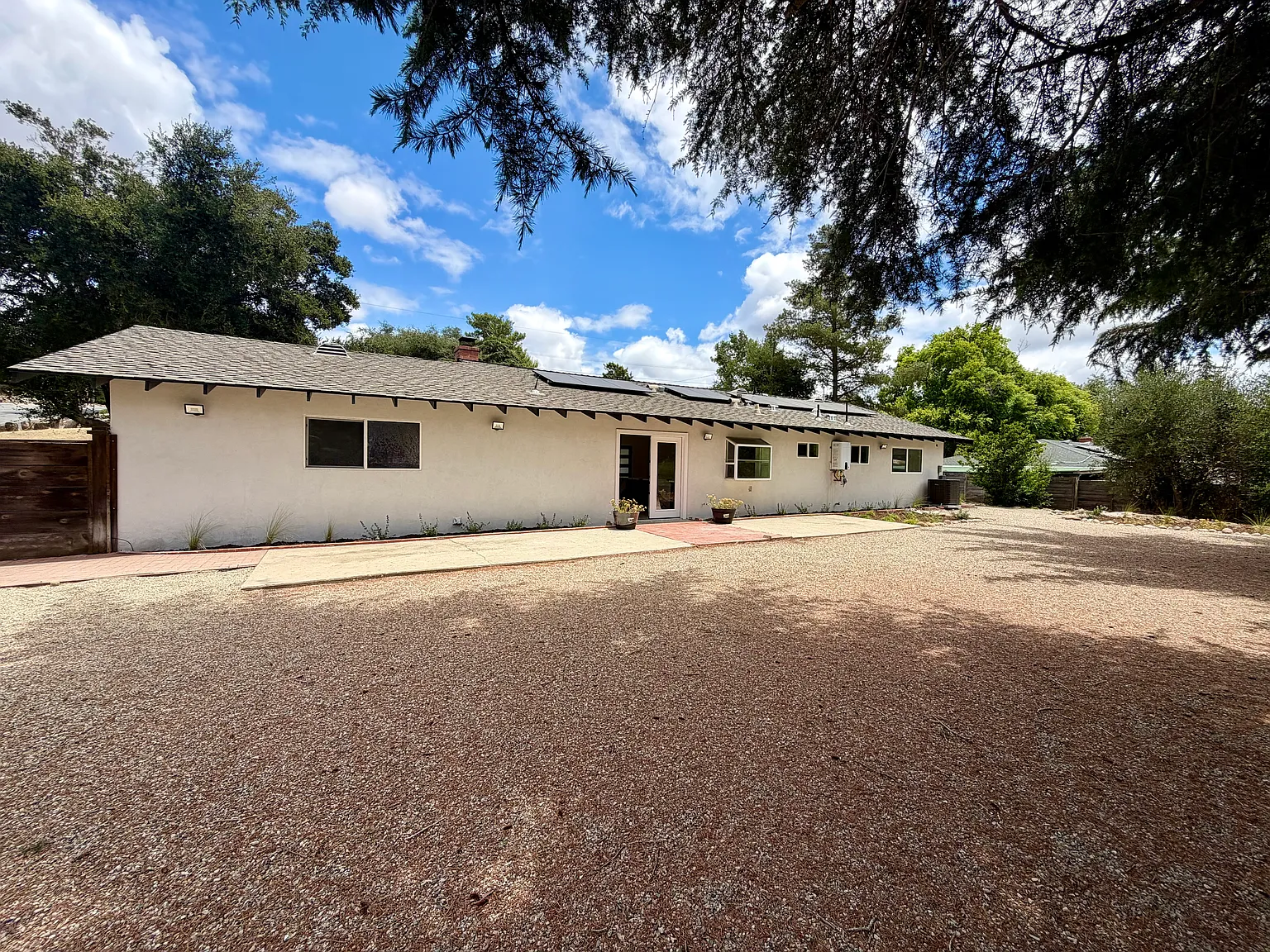 3 bed, 1329 sqft, $5,395 — Photo 3