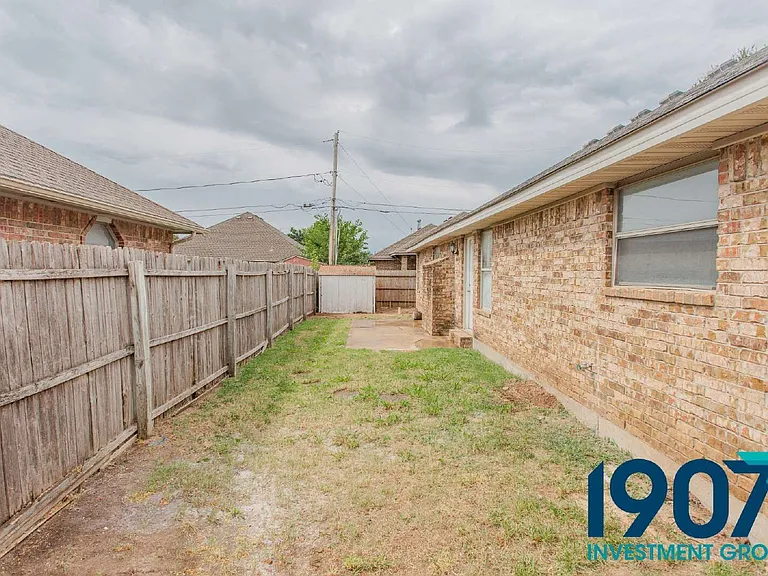 1540 N Santa Fe Ave — Photo 30