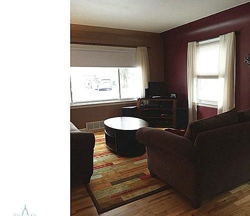 3rd image of 1025 E Linden St