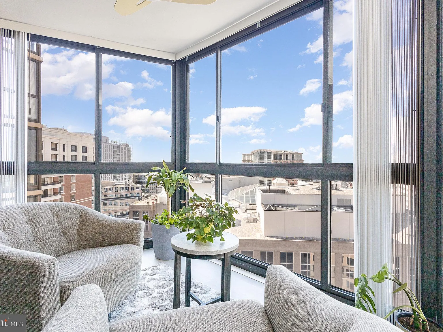 Alta Vista — Photo 1