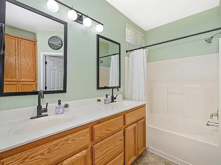 9226 Lucchesi Dr — Photo 4