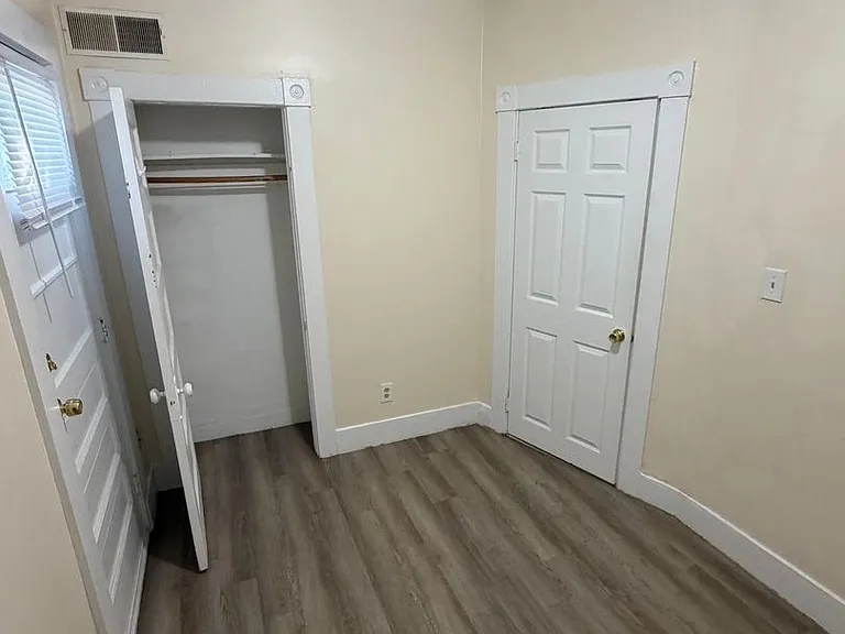 12 Varney St #2-R — Photo 10