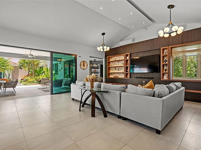 370 Dorado Bch E — Photo 16