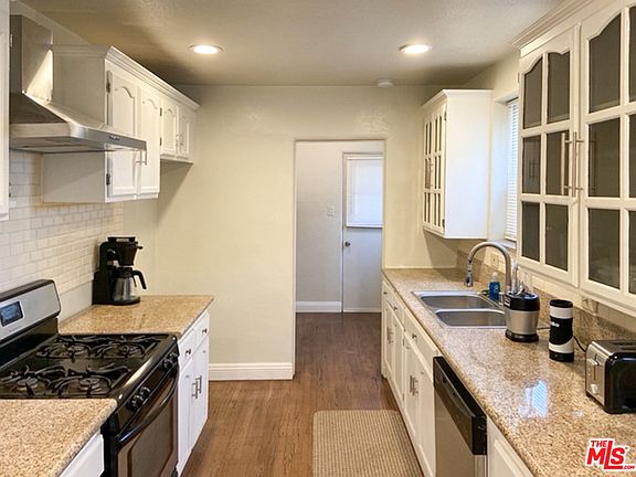 4th image of 7803 S Hobart Blvd