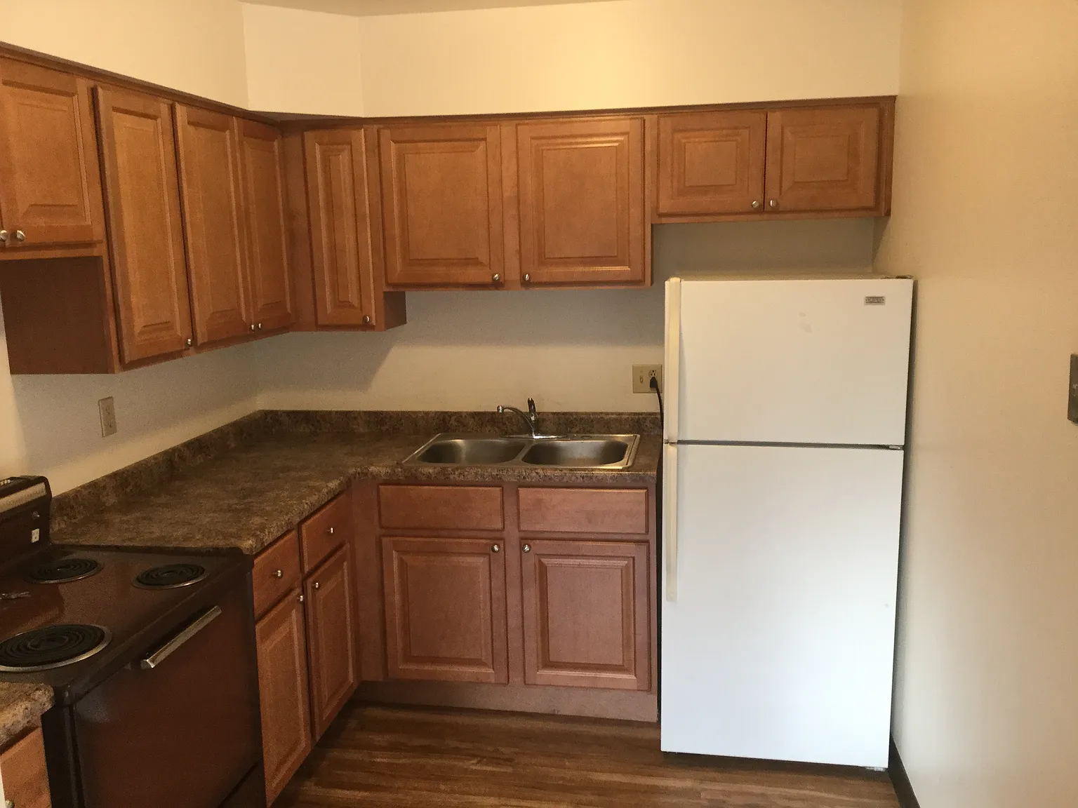 1 bed, $650 — Photo 1