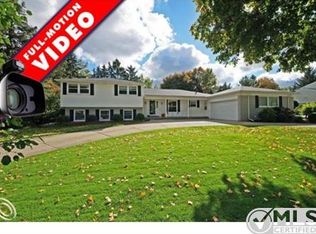 3789 Shellmarr Ln, Bloomfield Hills, MI 48302