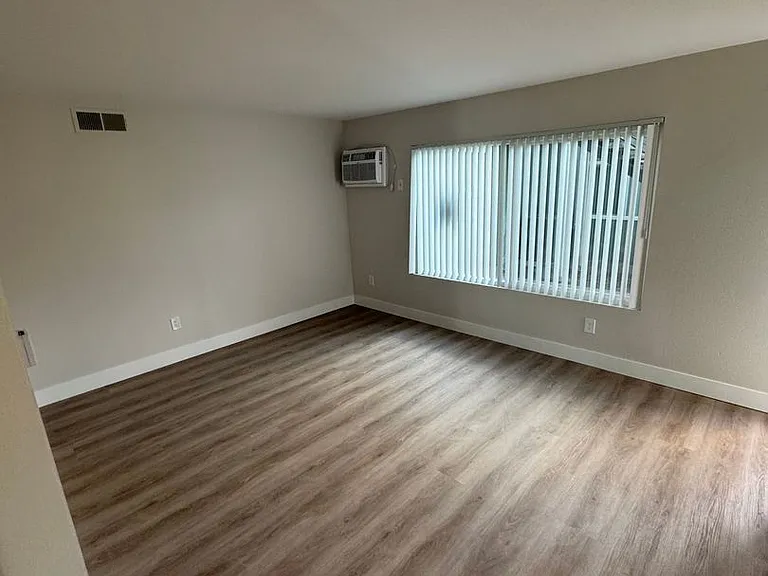 Upstairs 2 Bed 1 Bath in La Habra, Fully Renovated! 1 Car Garage Included! — Photo 26
