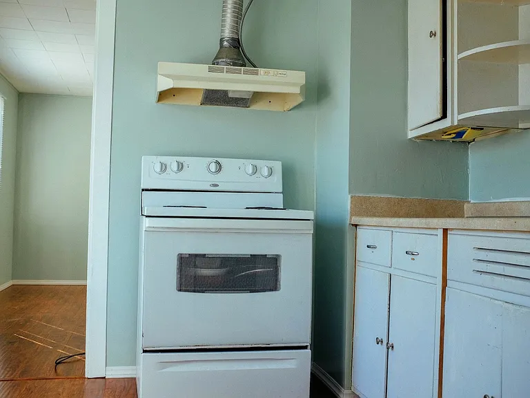 1406 E Alder St — Photo 9