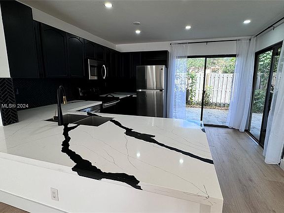 2nd image of 370 City View Dr #370