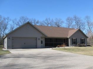 10213 Yellow Brick Rd, Amherst, WI 54406