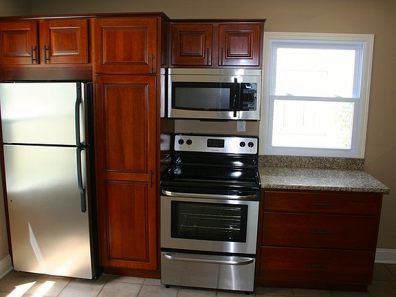 5th image of 1569 E Lincoln Ave