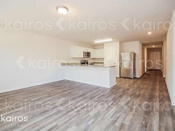 4th image of 15581 Briar Forest Dr