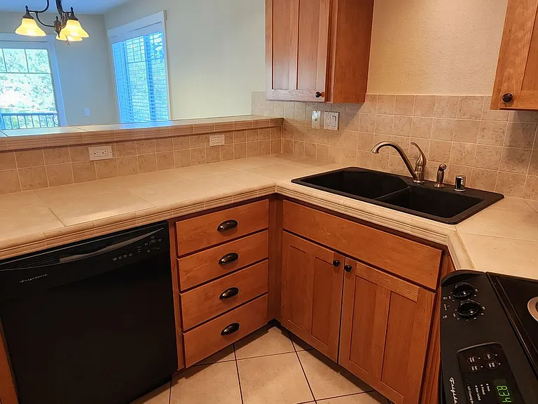 Westridge Apartments — Photo 28