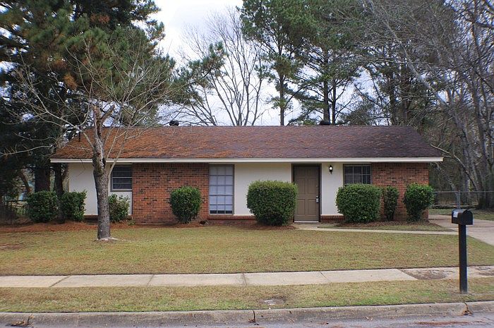 1st image of 6650 Pinebrook Dr