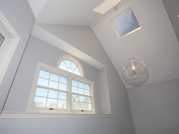 4th image of 12931 Twin Meadows Ct