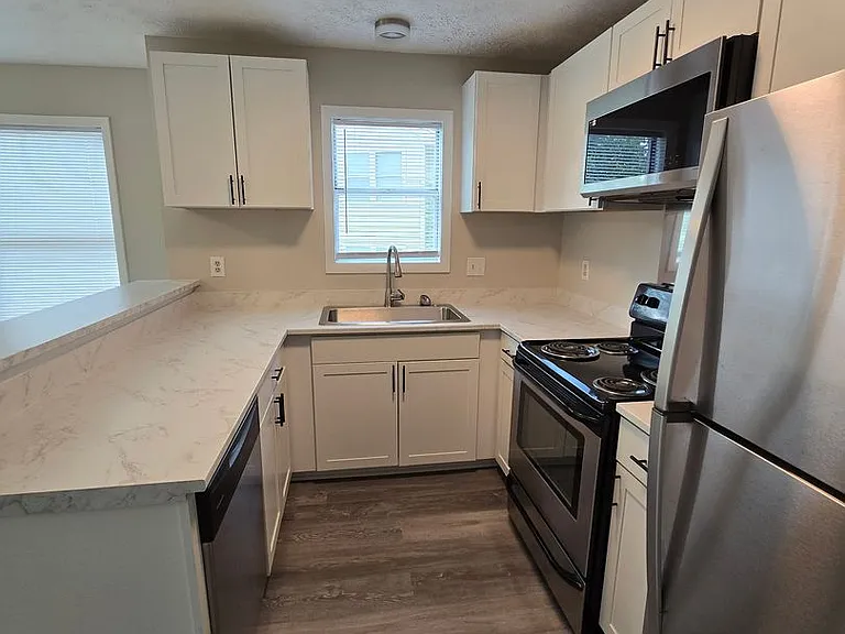 1021 Wood Creek Dr #6 — Photo 6