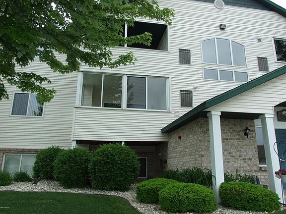 2nd image of 5827 Crosswinds Dr Unit 21