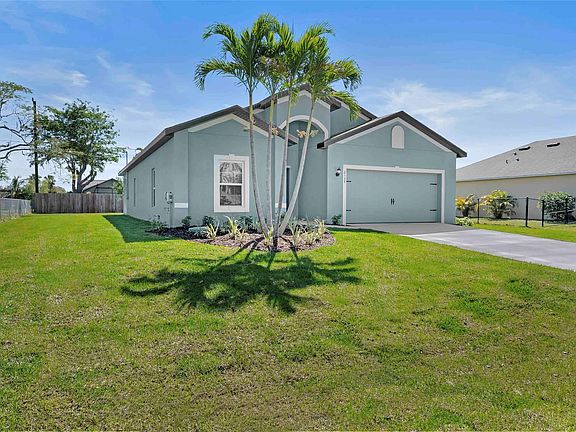 4th image of 2137 SW Gailwood Street