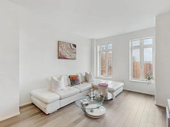 543 West 122nd Street image 1 of 10