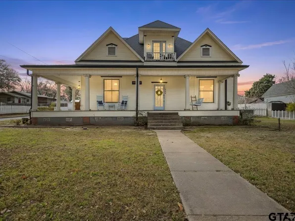 308 S Montgomery St, Gilmer, TX 75644