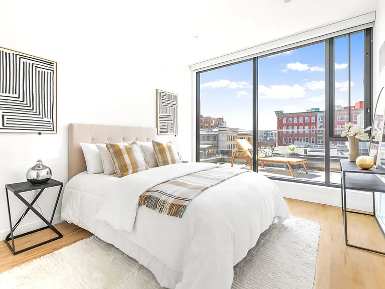 346 Congress St #703 — Photo 25
