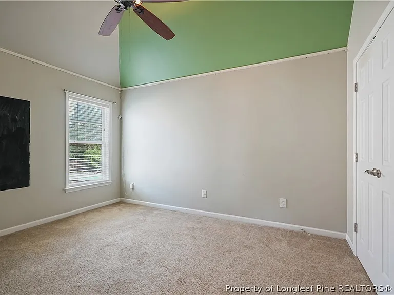 415 Highgrove Dr — Photo 40