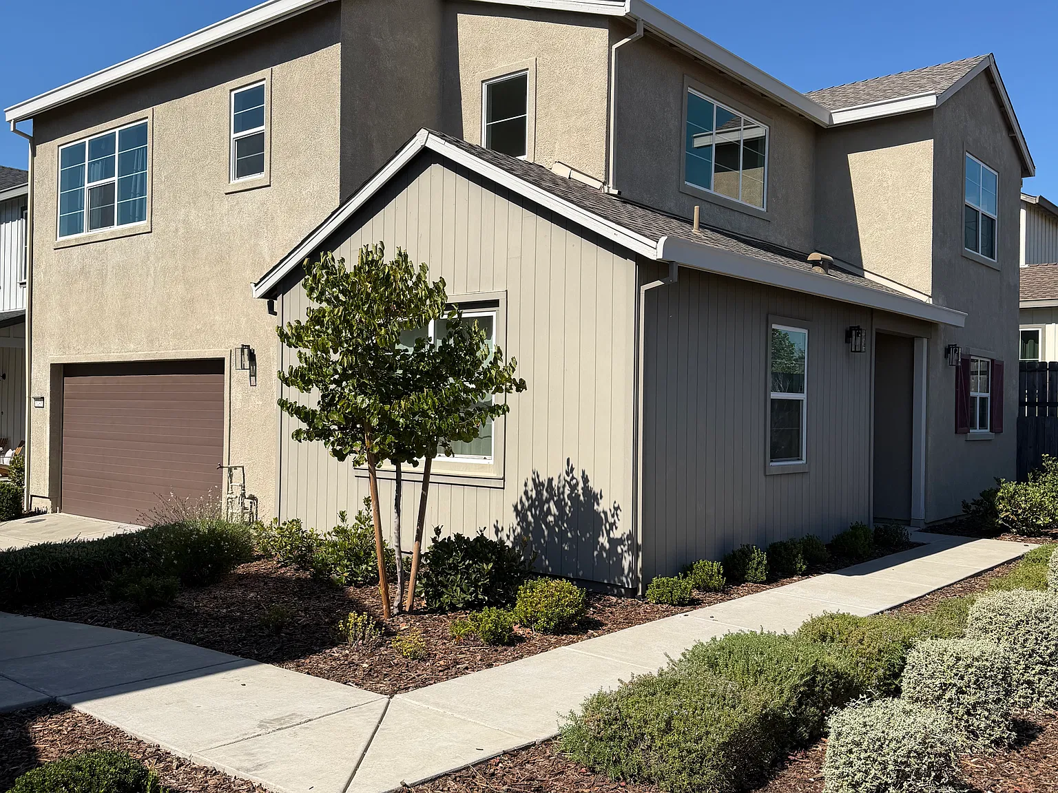 4 bed, 2145 sqft, $3,250 — Photo 2