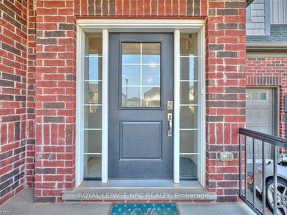 3rd image of 130 Acacia Rd