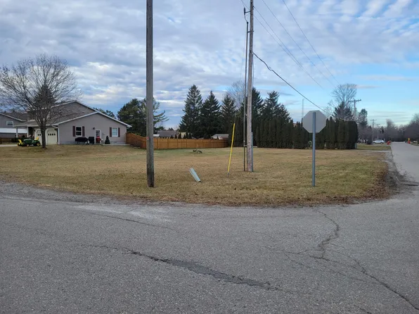 600 Island View Dr, Alpena, MI 49707