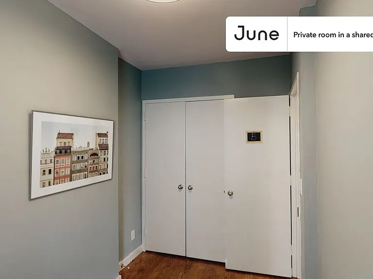 1523 York Ave #B — Photo 2