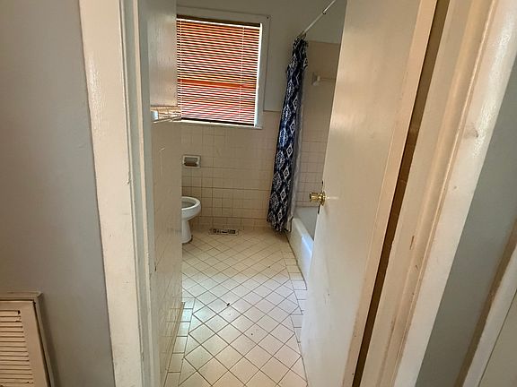 5th image of 1010 Bradyville Pike