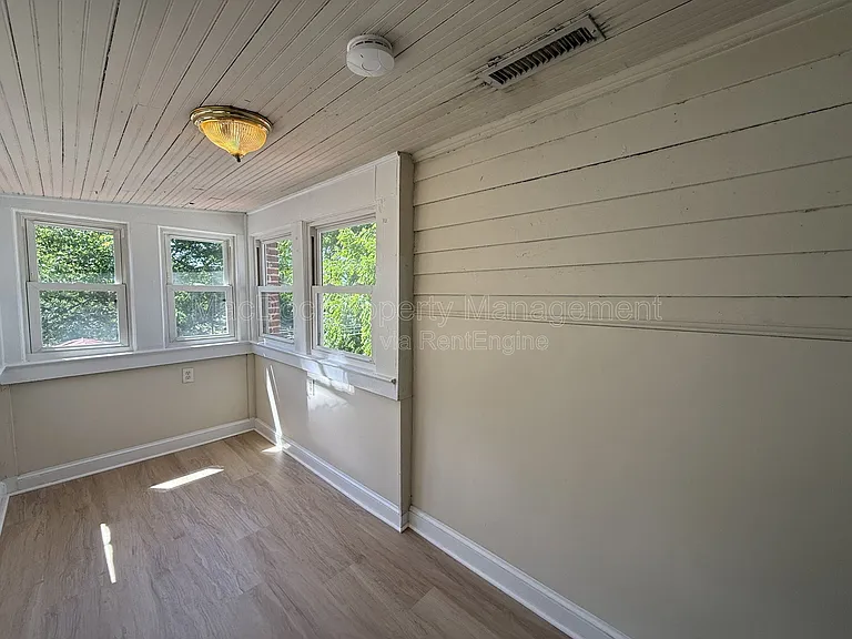 320 Wolfe St #A — Photo 16