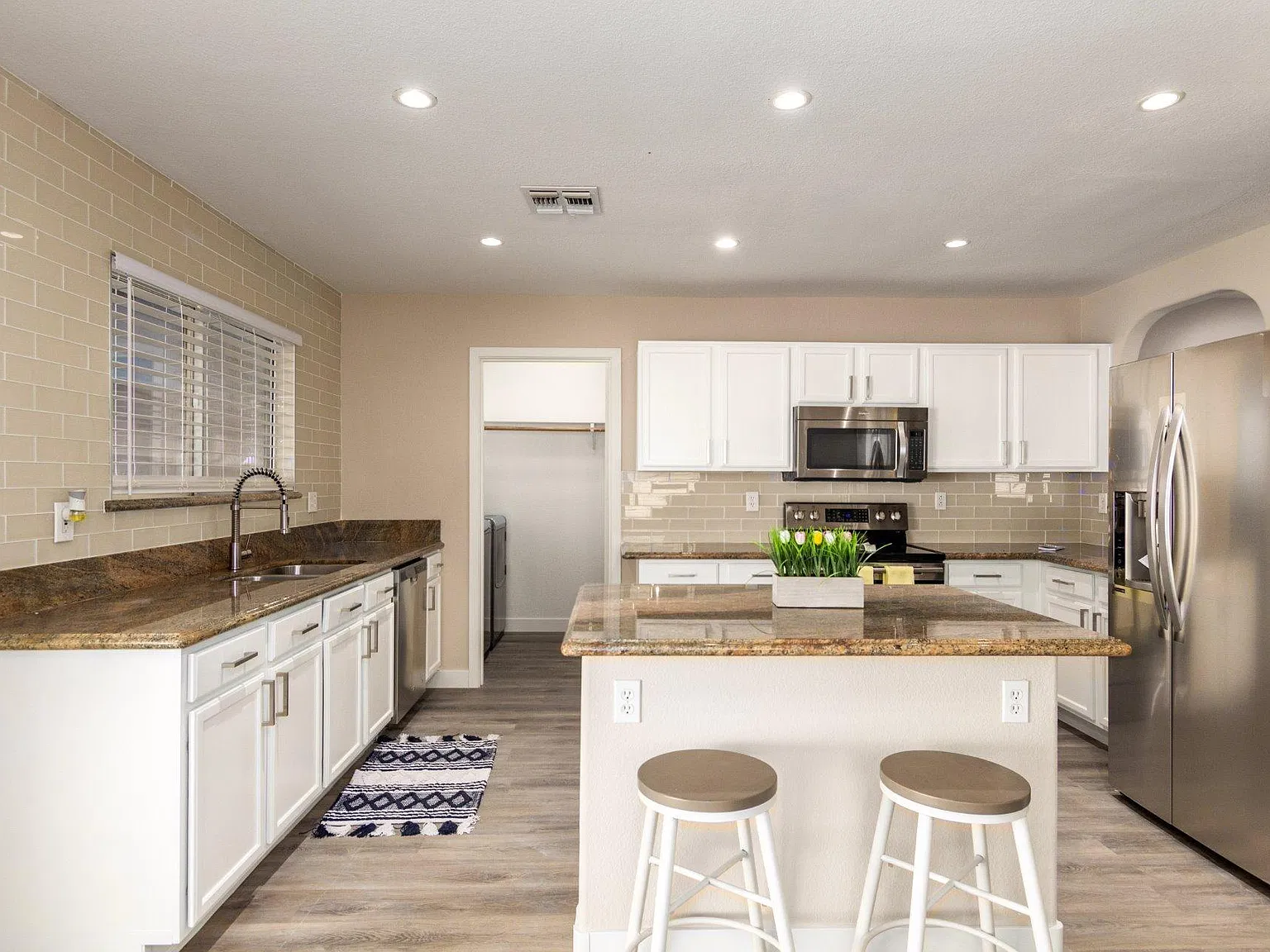 3 bed, 1567 sqft, $2,315 — Photo 2