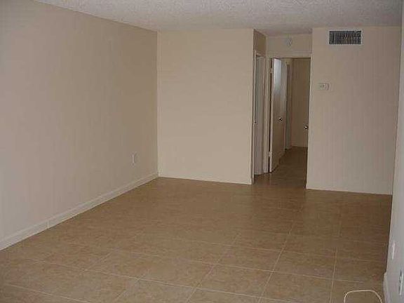 4th image of 108 Paradise Harbour Blvd APT 312