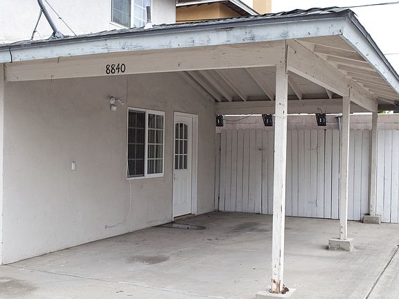 2nd image of 8832-8848 La Salle St #8840
