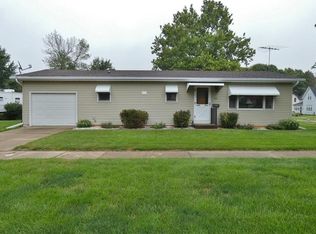 1000 W 3rd St, Pella, IA 50219