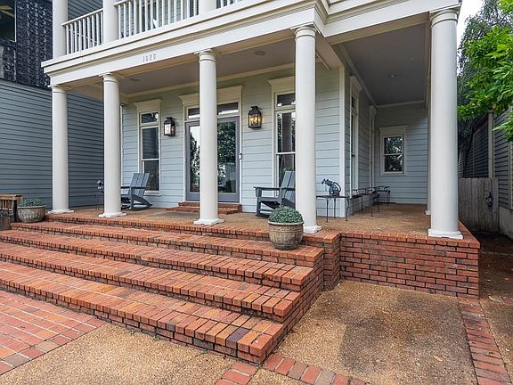 2nd image of 1020 Island Park Dr