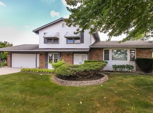 663 Arizona Pass, Elk Grove Village, IL 60007