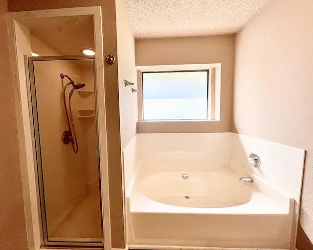 6404 Tempest Dr — Photo 17