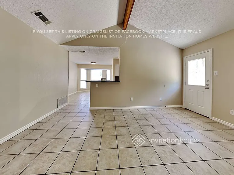 2512 Bayberry Ln — Photo 5