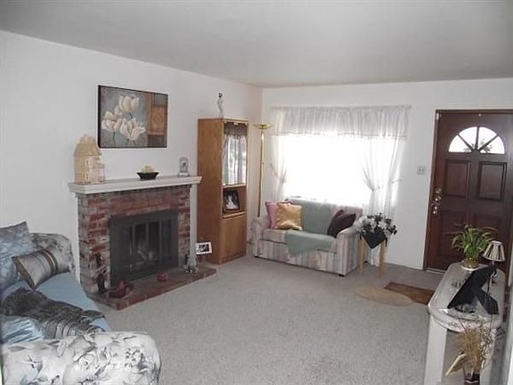 3rd image of 652 Continental Dr