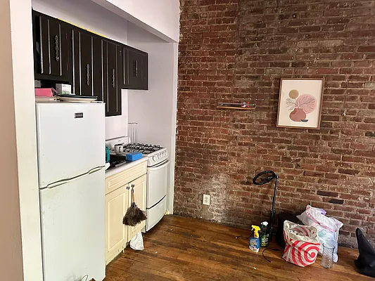 Rented by Eric Goodman Realty Corp | media 5